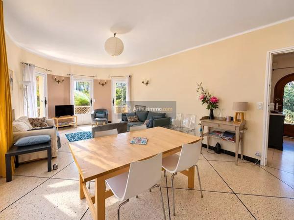 Vente                                                      Maison
                        
                     6 pièces                      160 m2                     à Saint-Raphaël