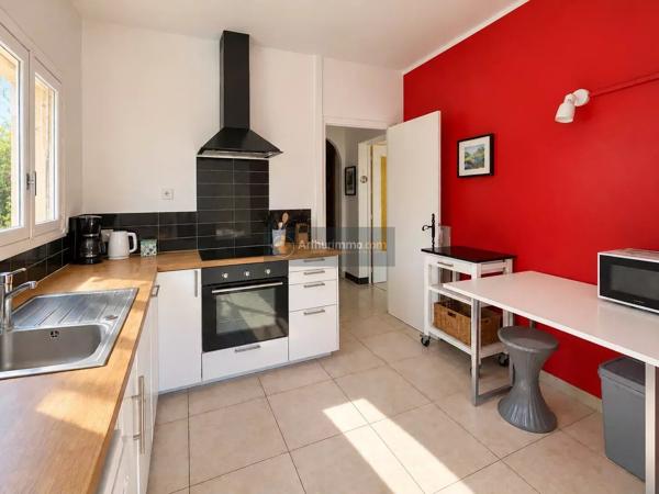Vente                                                      Maison
                        
                     6 pièces                      160 m2                     à Saint-Raphaël