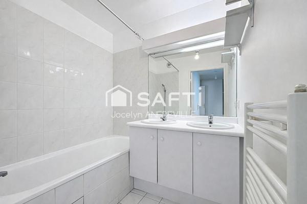 Spacieux 3 pièces avec balcon, cave et parking