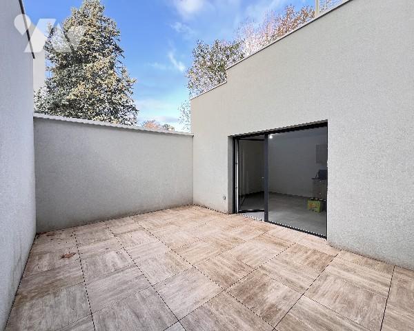 Coeur Point du Jour, T2 de 44,55 m² avec belle terrasse de 21 m² et garage dans résidence récente.