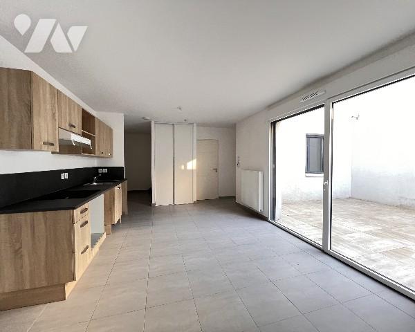 Coeur Point du Jour, T2 de 44,55 m² avec belle terrasse de 21 m² et garage dans résidence récente.