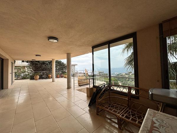 Maison Roquebrune Sur Argens 7 pièce(s) 225 m2