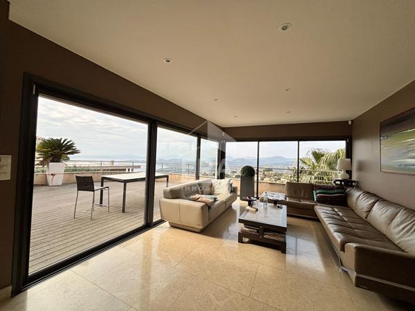 Maison Roquebrune Sur Argens 7 pièce(s) 225 m2