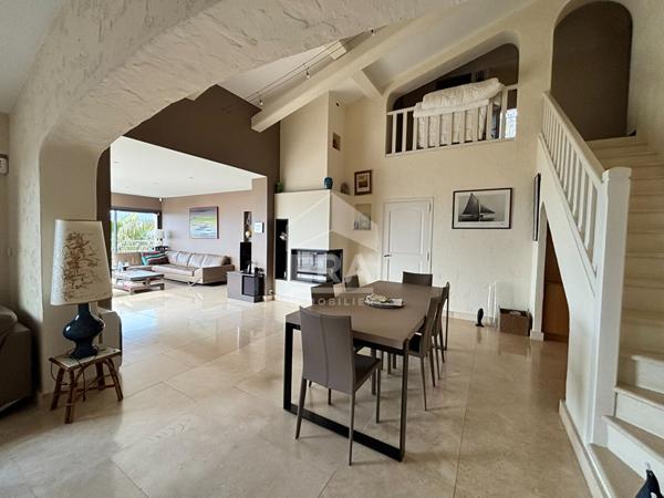 Maison Roquebrune Sur Argens 7 pièce(s) 225 m2