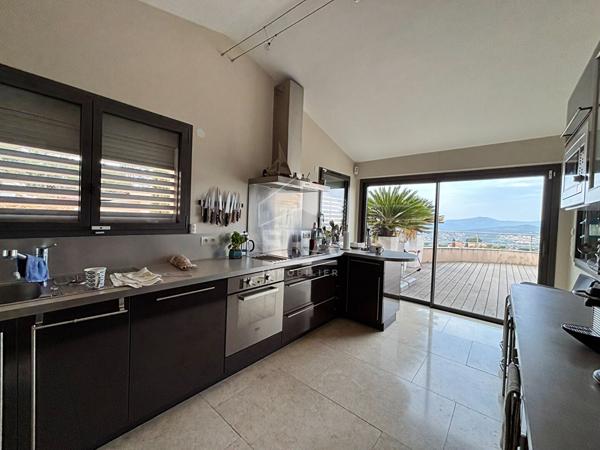 Maison Roquebrune Sur Argens 7 pièce(s) 225 m2