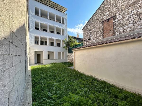 Marseille (13014) t2 de 63 m2 avec jardin de 88 m2 et terrasse de 18m2 au calme expo sud à Marseille au Canet