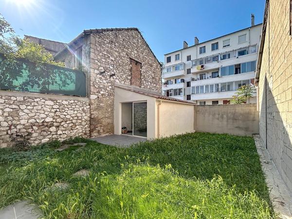 Marseille (13014) t2 de 63 m2 avec jardin de 88 m2 et terrasse de 18m2 au calme expo sud à Marseille au Canet