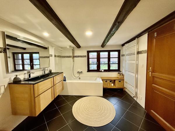 Maison alsacienne rénovée avec grange et dépendances sur 16 ares