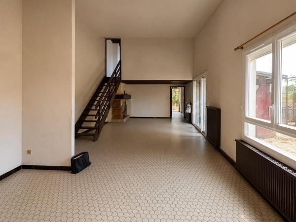 Maison familiale aux beaux volumes – 110 m² – Jusqu’à 4 chambres – Garage – Terrain de 474 m² – Trèbes