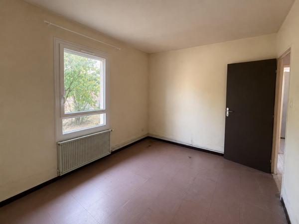 Maison familiale aux beaux volumes – 110 m² – Jusqu’à 4 chambres – Garage – Terrain de 474 m² – Trèbes