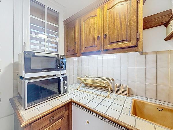 AVIGNON INTRA-MUROS - T2 DE 34 M² AVEC CAVE