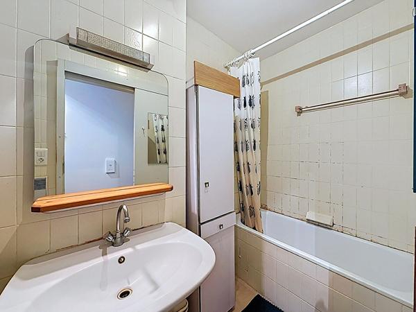 AVIGNON INTRA-MUROS - T2 DE 34 M² AVEC CAVE