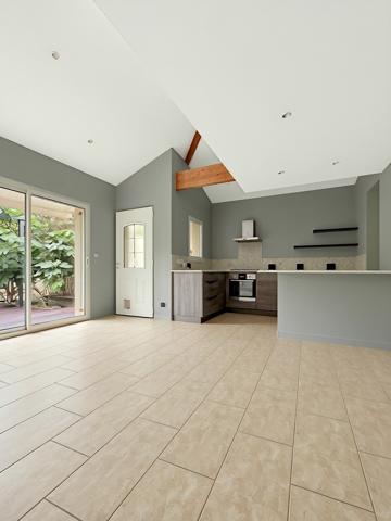 Maison
         3 pièces
        - 75 m² Exclusivité 345 000 € *