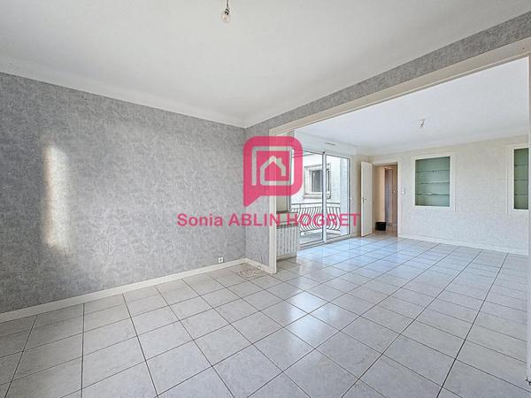 Immeuble avec deux appartements