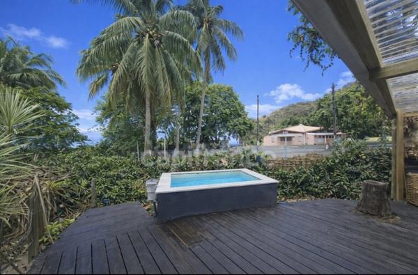 A louer - Maison de type bungalow - 3 pièces avec terrasse, bac à punch et piscine commune