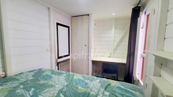 A louer - Maison de type bungalow - 3 pièces avec terrasse, bac à punch et piscine commune