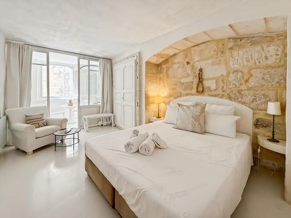 À Vendre   Maison de village  composée de deux appartements - historique Saint-Rémy-de-Provence ? Saint Rémy de Provence