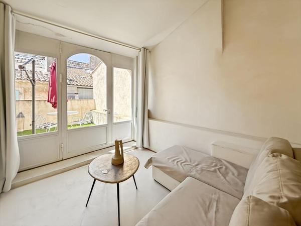 À Vendre   Maison de village  composée de deux appartements - historique Saint-Rémy-de-Provence ? Saint Rémy de Provence