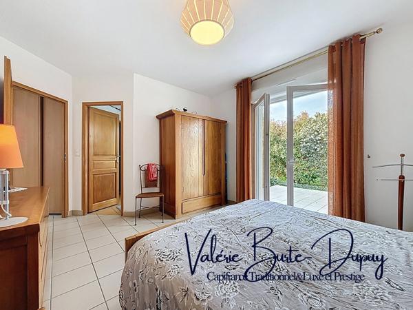 St Denis en Val à 10 min d'Orléans centre, à vendre  Maison de 2003 190m2 5 chambres avec jardin arboré de 1800m2, garage attenant, dépendances