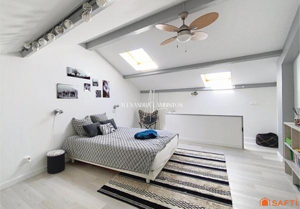 Maison de village avec patio - 4 pièces - 115m²