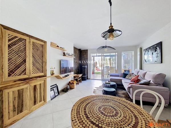 Maison de village avec patio - 4 pièces - 115m²