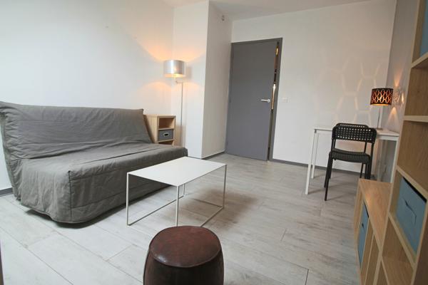 Lyon (69009) T2 meublé- rue fraternelle- au 5° et dernier étage !