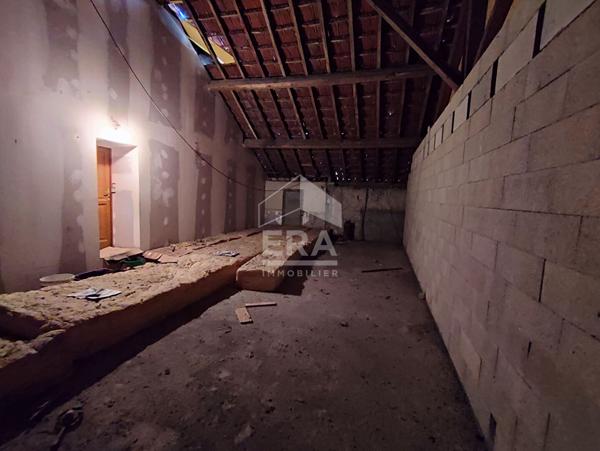 MAISON DOLE PROCHE GARE.  156 m2 + extérieur + garage + parking + cave