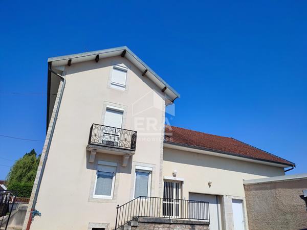 MAISON DOLE PROCHE GARE.  156 m2 + extérieur + garage + parking + cave