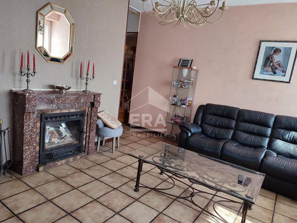 MAISON DOLE PROCHE GARE.  156 m2 + extérieur + garage + parking + cave