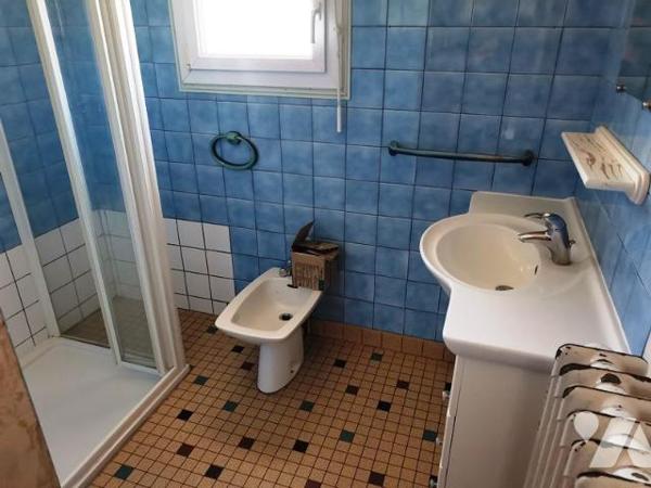 Ancien corps de ferme sur 1ha de terrain 5 chambres