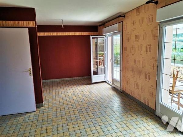 Ancien corps de ferme sur 1ha de terrain 5 chambres