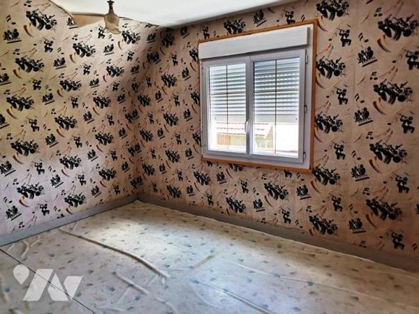 Ancien corps de ferme sur 1ha de terrain 5 chambres