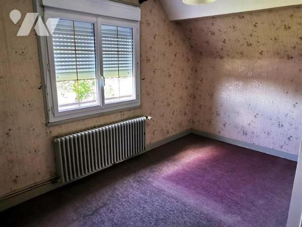 Ancien corps de ferme sur 1ha de terrain 5 chambres