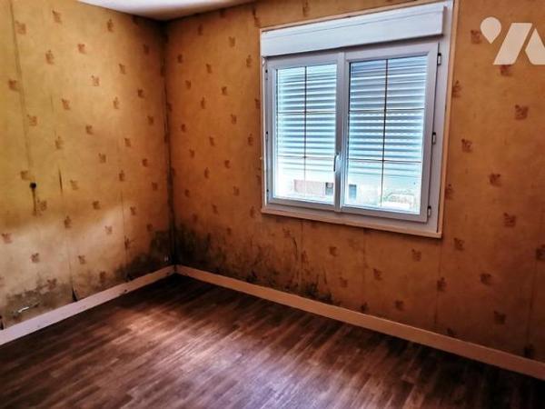 Ancien corps de ferme sur 1ha de terrain 5 chambres