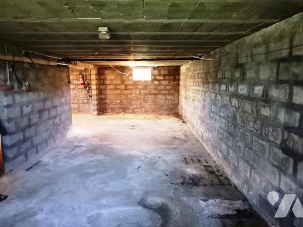 Ancien corps de ferme sur 1ha de terrain 5 chambres