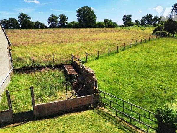 Ancien corps de ferme sur 1ha de terrain 5 chambres