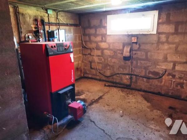 Ancien corps de ferme sur 1ha de terrain 5 chambres