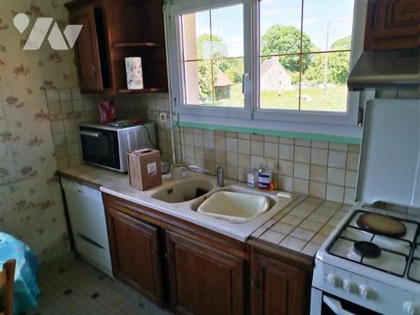 Ancien corps de ferme sur 1ha de terrain 5 chambres