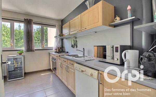 Appartement à vendre    4 pièces •  Maurepas