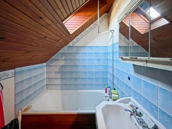 Maison
         7 pièces
        - 128 m² 168 800 € *