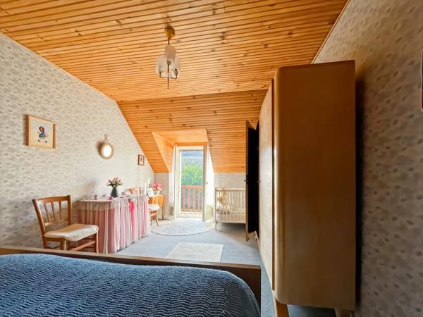 Maison
         7 pièces
        - 128 m² 168 800 € *