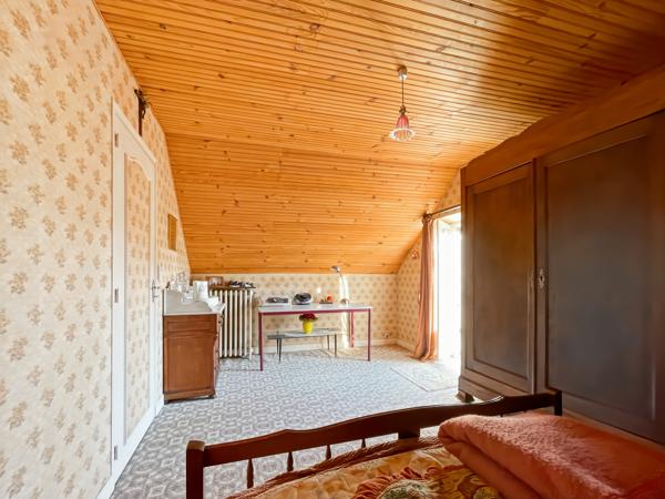 Maison
         7 pièces
        - 128 m² 168 800 € *