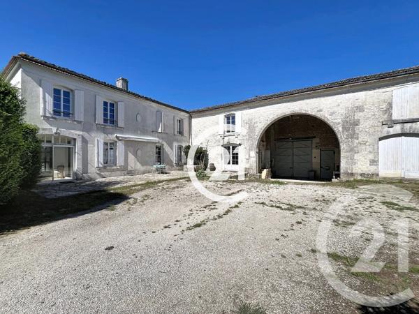 Maison à vendre  10 pièces - 308 m 2   LOUZAC ST ANDRE  - 16