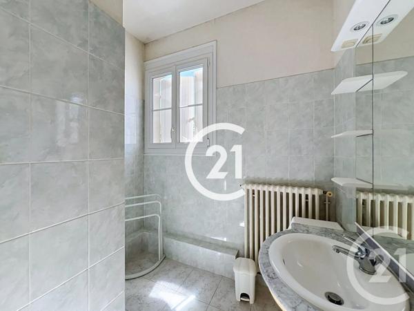 Maison à vendre  10 pièces - 308 m 2   LOUZAC ST ANDRE  - 16