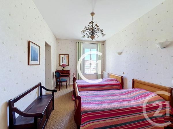Maison à vendre  10 pièces - 308 m 2   LOUZAC ST ANDRE  - 16