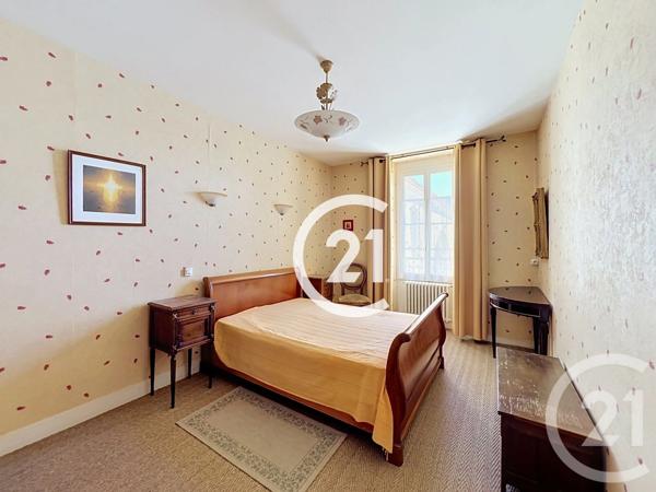Maison à vendre  10 pièces - 308 m 2   LOUZAC ST ANDRE  - 16