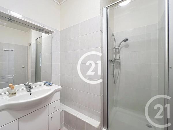 Maison à vendre  10 pièces - 308 m 2   LOUZAC ST ANDRE  - 16