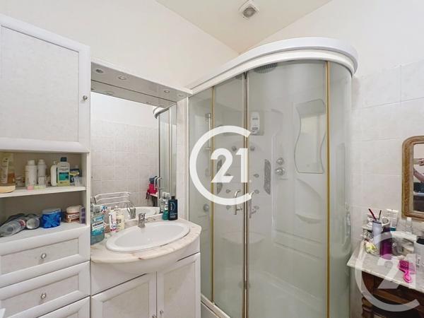 Maison à vendre  10 pièces - 308 m 2   LOUZAC ST ANDRE  - 16