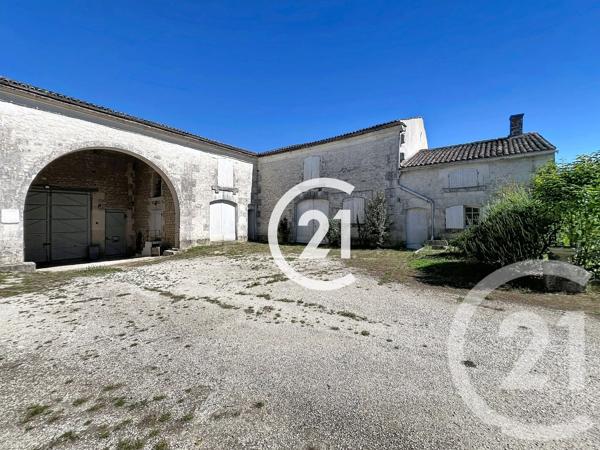Maison à vendre  10 pièces - 308 m 2   LOUZAC ST ANDRE  - 16