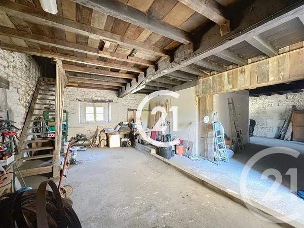 Maison à vendre  10 pièces - 308 m 2   LOUZAC ST ANDRE  - 16
